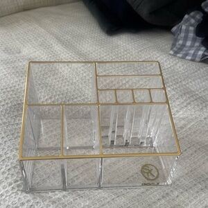 Makeup organizer